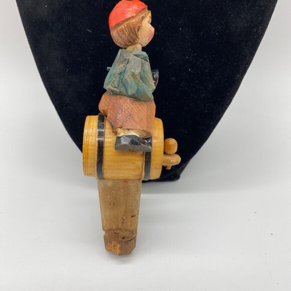 Vintage ANRI Bobble Head Boy on Barrel Cork Wine Bottle Stopper Handcarved Italy - Picture 3 of 9
